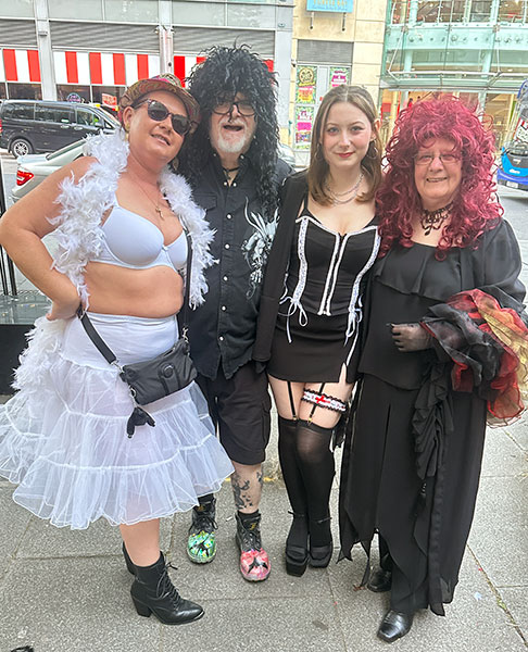Image Copyright Pat H / TimeWarp - Click to return