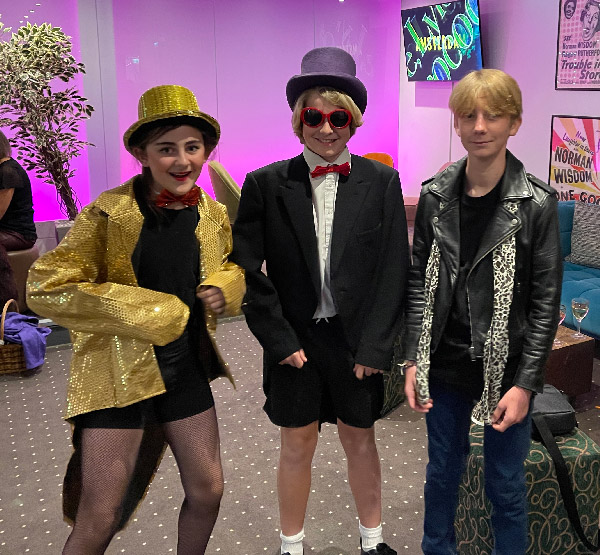 Image Copyright Pat H / TimeWarp - Click to return